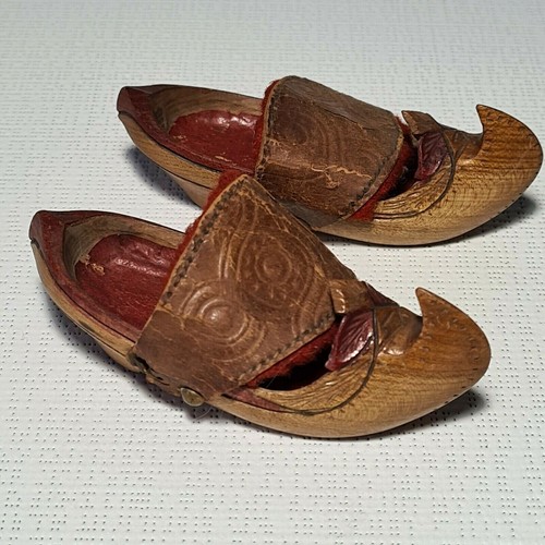 Ancienne paire de sabots - ancienne,